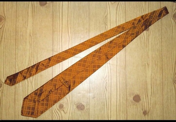 Brown Classic Cut Check Burberry Tie Great Condition - Picture 4 of 6